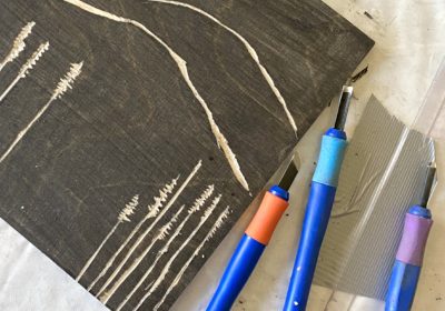 Puupiirroskurssi Karhusaaressa huhtikuussa